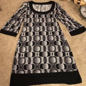 Gorgeous geometric pattern dress